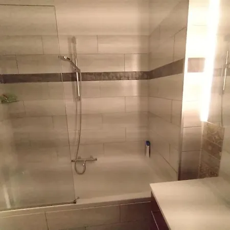 5 Mn, 450m Walk Metro La Defense, 3 Bedrooms, Parking * Puteaux