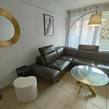 5 Mn, 450m Walk Metro La Defense, 3 Bedrooms, Parking *