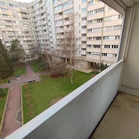 5 Mn, 450m Walk Metro La Defense, 3 Bedrooms, Parking * Puteaux
