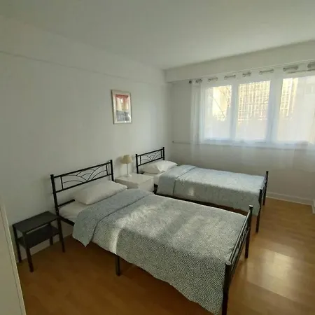 5 Mn, 450m Walk Metro La Defense, 3 Bedrooms, Parking *